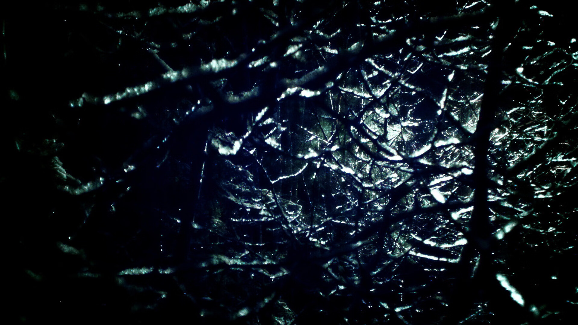 双重封锁,一种解法,从三笘薰的足球突破到伊朗的地缘突围