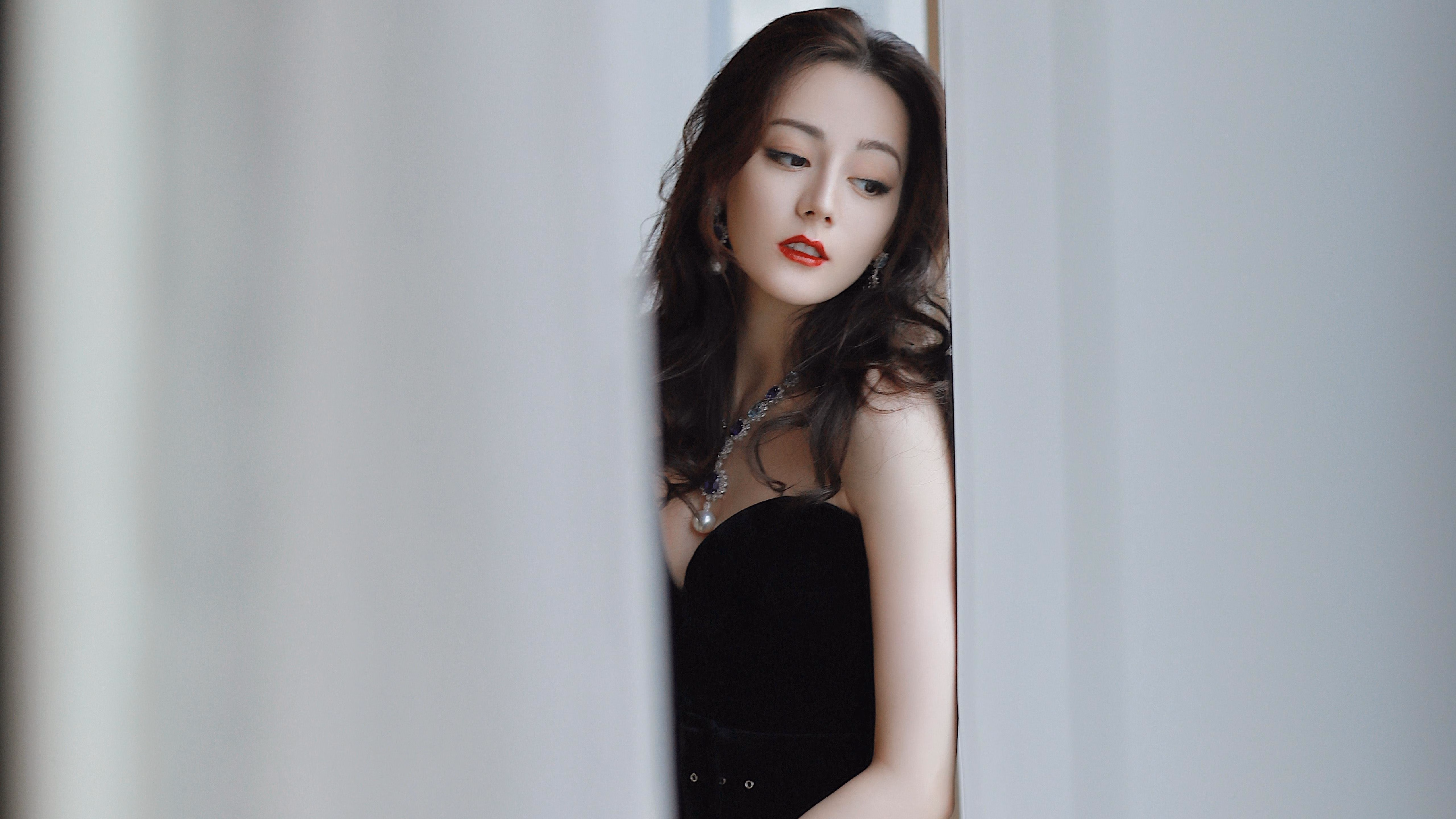 当篮球的彩虹划过欧冠的夜空，英格拉姆的跨时空里程碑